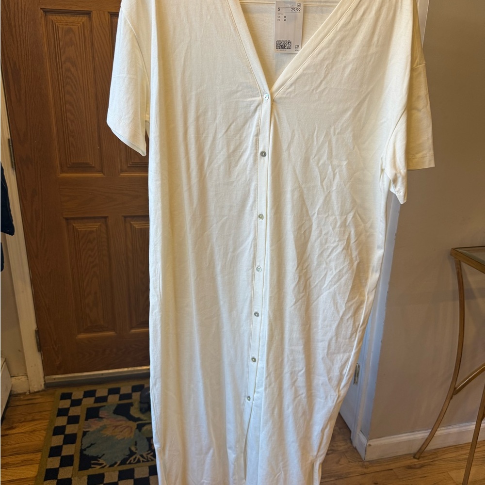 H&M White V-Neck dress